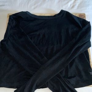 Women’s cropped long sleeve shirt